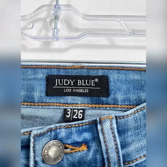 Judy Blue Boyfriend Jeans- Mid Rise, Slim Fit Distressed Bottoms Size 26 - Picture 2 of 4
